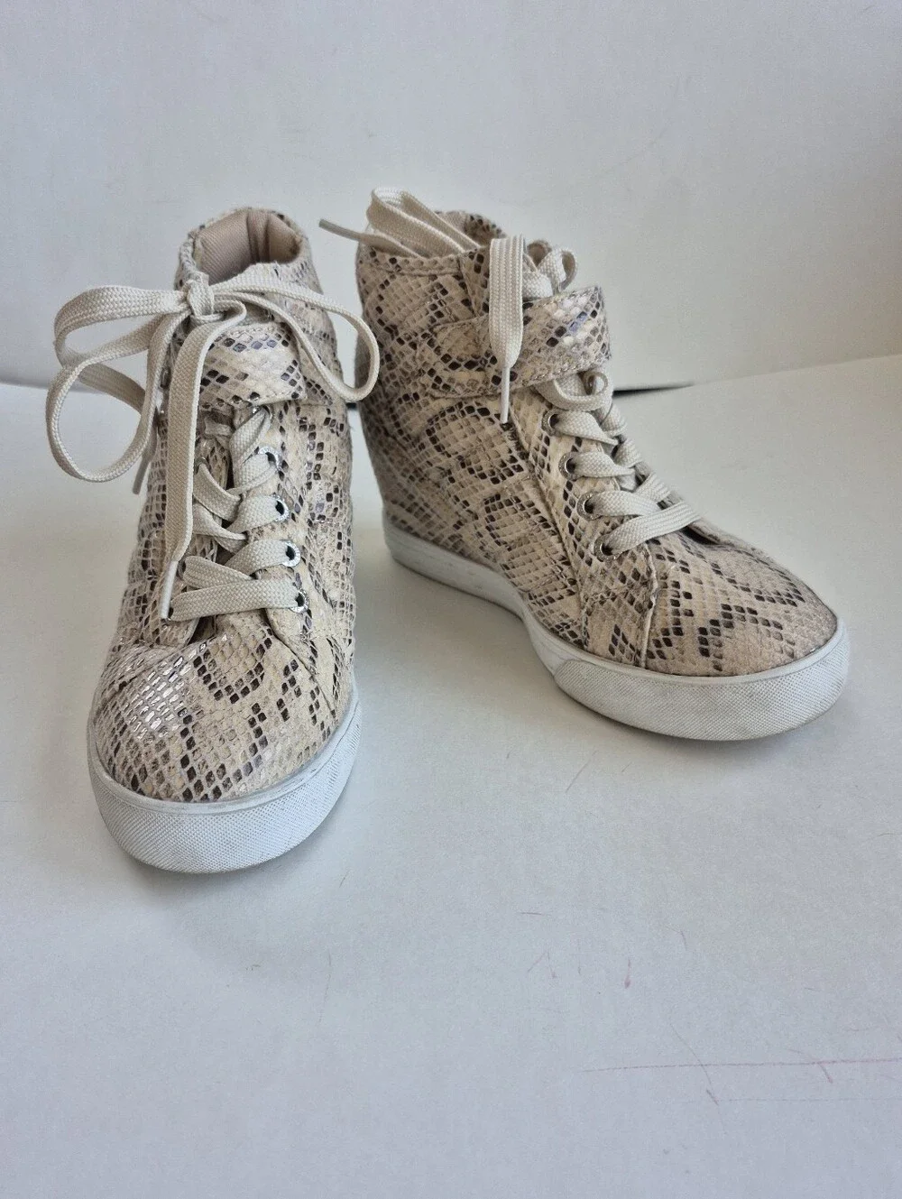 Juicy Couture Sneakers JC Journey Snakeskin Print High Top Wedge Size 8